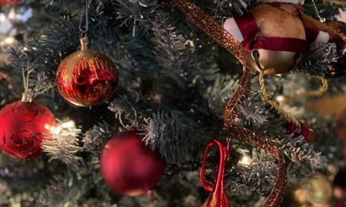 DIY Christmas Tree Decorations: Adding a Personal Touch to Your Holiday