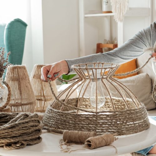 woman-makes-handmade-diy-lamp-from-jute-rope-home-min